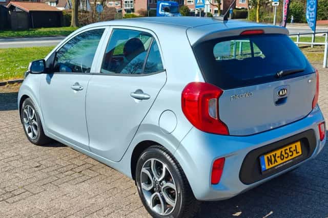 Kia Picanto (2017) thumbnail 3