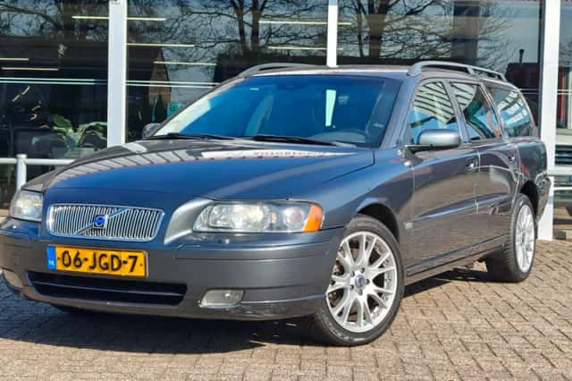 Volvo V70 (2004) thumbnail 1