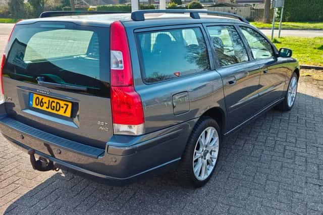Volvo V70 (2004) thumbnail 5