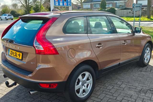 Volvo XC60 (2010) thumbnail 5