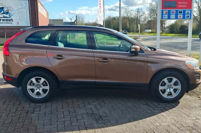 Volvo XC60 (2010) thumbnail 6