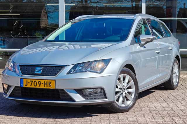 SEAT Leon (2019) thumbnail 1