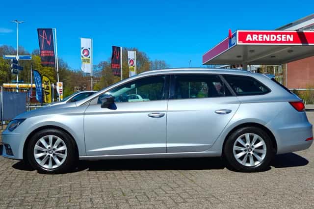 SEAT Leon (2019) thumbnail 2