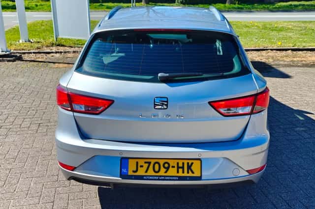 SEAT Leon (2019) thumbnail 4