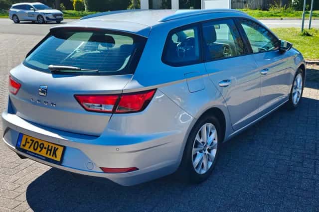 SEAT Leon (2019) thumbnail 5