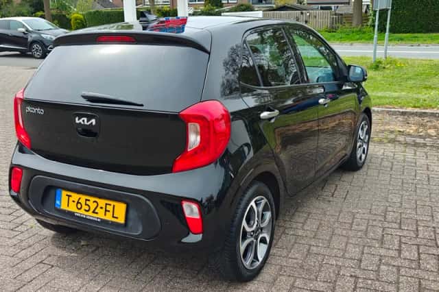 Kia Picanto (2023) thumbnail 5
