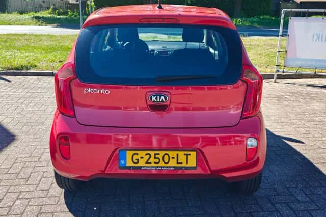 Kia Picanto (2013) thumbnail 4