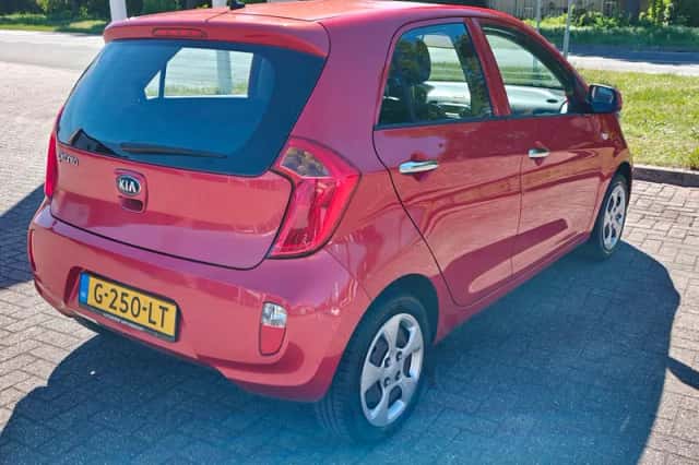 Kia Picanto (2013) thumbnail 5