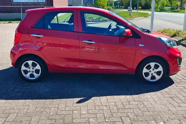 Kia Picanto (2013) thumbnail 6