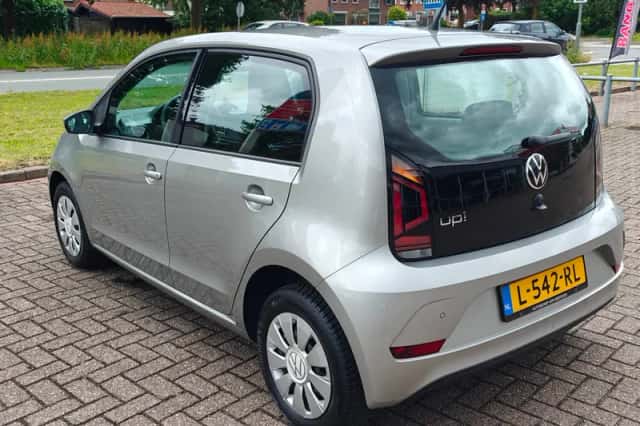 Volkswagen Up! (2021) thumbnail 4