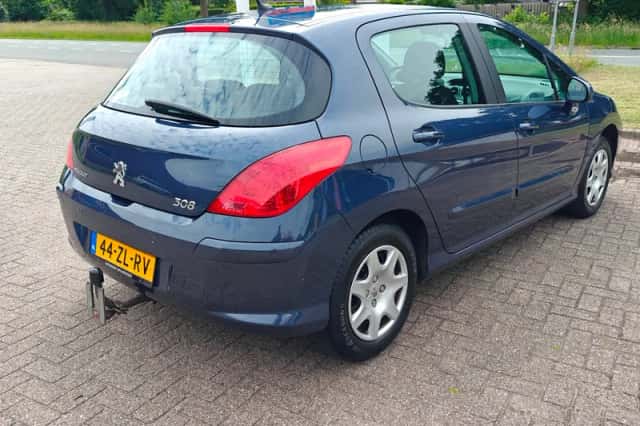 Peugeot 308 (2008) thumbnail 5