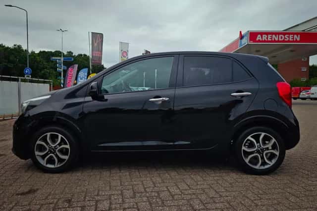 Kia Picanto (2023) thumbnail 2