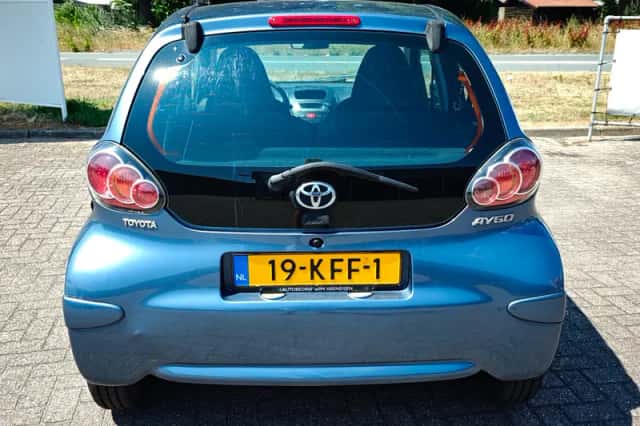 Toyota Aygo (2009) thumbnail 4