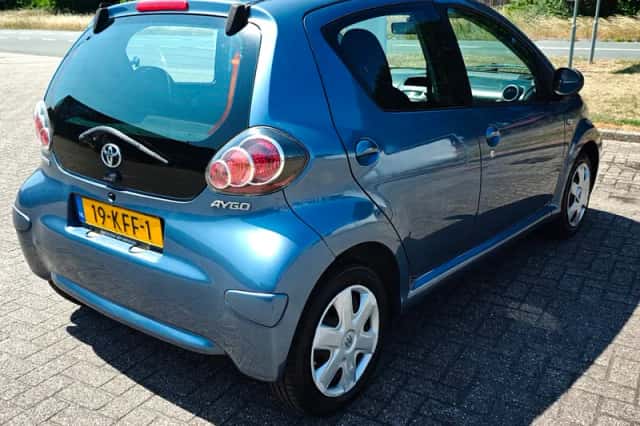 Toyota Aygo (2009) thumbnail 5