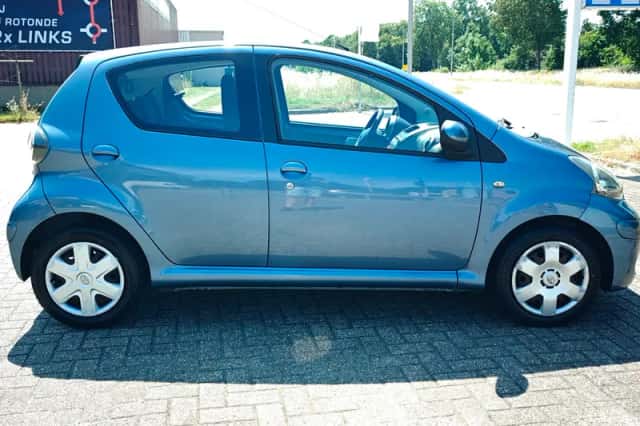 Toyota Aygo (2009) thumbnail 6