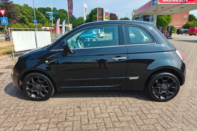 Fiat 500 (2010) thumbnail 2