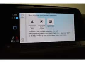 Volkswagen Golf (2021) thumbnail 5