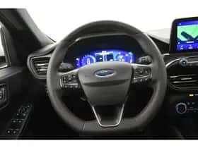 Ford Kuga (2022) thumbnail 36