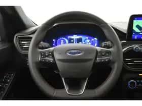 Ford Kuga (2022) thumbnail 38