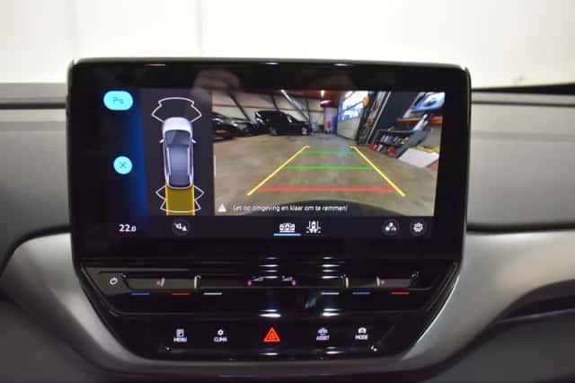 Volkswagen ID.4 (2023) thumbnail 2