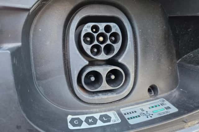 Volkswagen ID.4 (2023) thumbnail 5