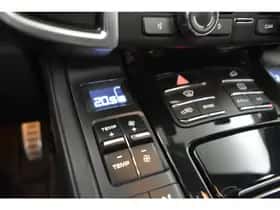 Porsche Cayenne (2015) thumbnail 25