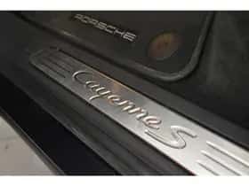 Porsche Cayenne (2015) thumbnail 31