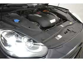 Porsche Cayenne (2015) thumbnail 38