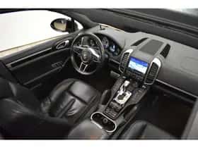 Porsche Cayenne (2015) thumbnail 43