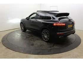 Porsche Cayenne (2015) thumbnail 10
