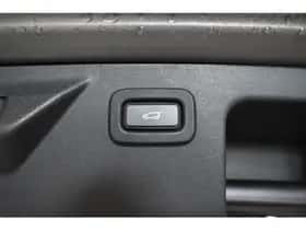 Land Rover Discovery Sport (2021) thumbnail 4