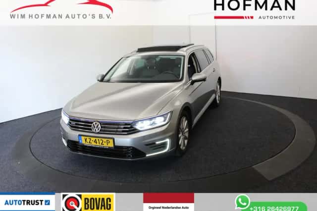 Volkswagen Passat (2016) thumbnail 1