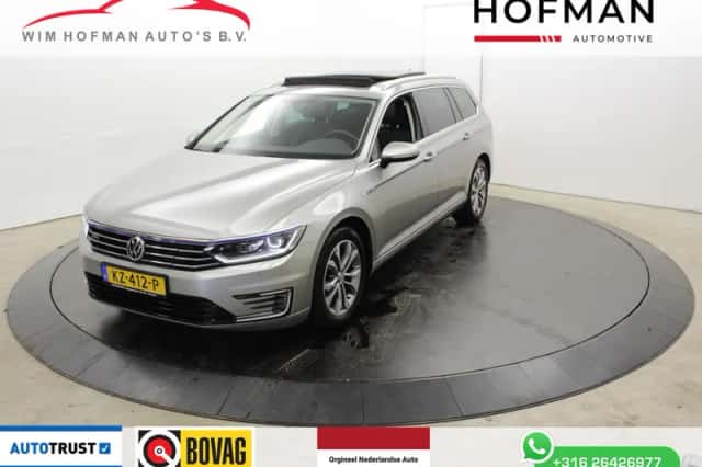 Volkswagen Passat (2016) thumbnail 1