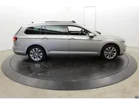 Volkswagen Passat (2016) thumbnail 11