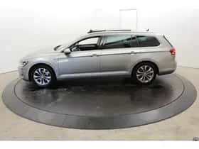 Volkswagen Passat (2016) thumbnail 12