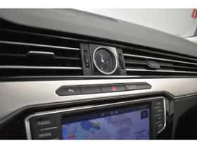 Volkswagen Passat (2016) thumbnail 25