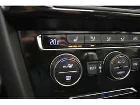 Volkswagen Passat (2016) thumbnail 33