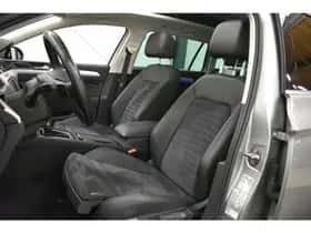 Volkswagen Passat (2016) thumbnail 6
