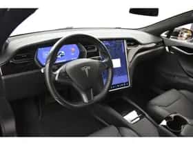 Tesla Model S (2018) thumbnail 16