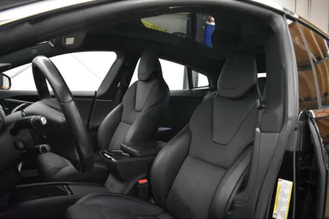 Tesla Model S (2018) thumbnail 3