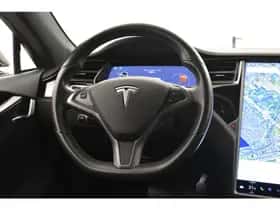 Tesla Model S (2018) thumbnail 27