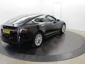 Tesla Model S (2018) thumbnail 77