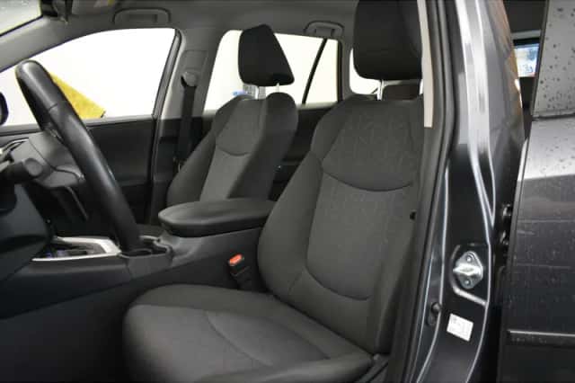 Toyota RAV4 (2020) thumbnail 3