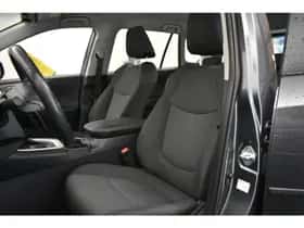 Toyota RAV4 thumbnail 3
