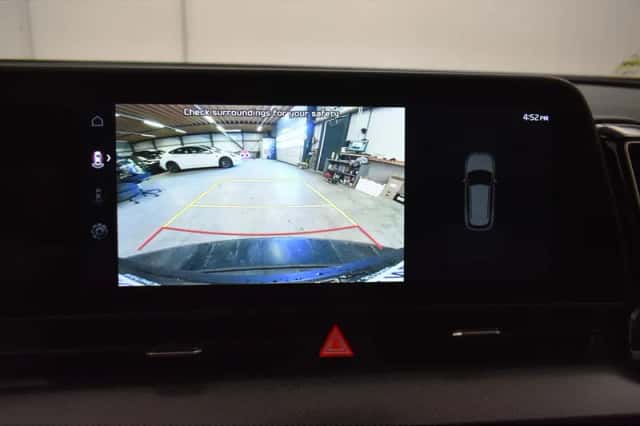 Kia Sportage (2022) thumbnail 2