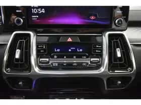 Kia Sorento (2021) thumbnail 25