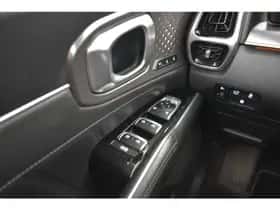 Kia Sorento (2021) thumbnail 28