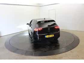Volkswagen Golf (2022) thumbnail 22