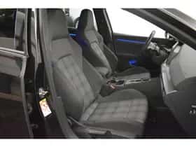 Volkswagen Golf (2022) thumbnail 32