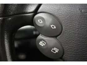 Mercedes-Benz SL-Klasse (2002) thumbnail 19